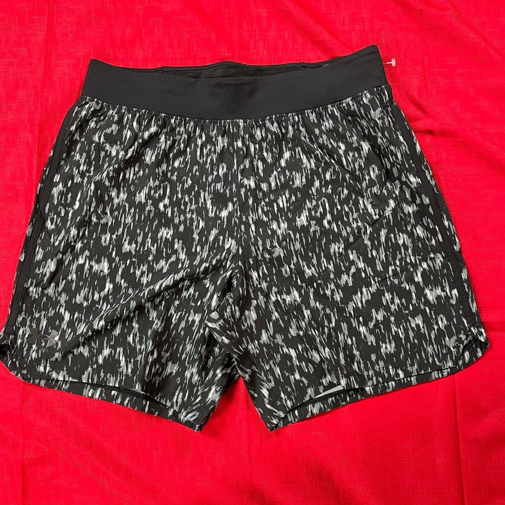 Under Armour UA Speedpocket Launch Elite 7" Shorts Black Pitch Grey Mens Medium